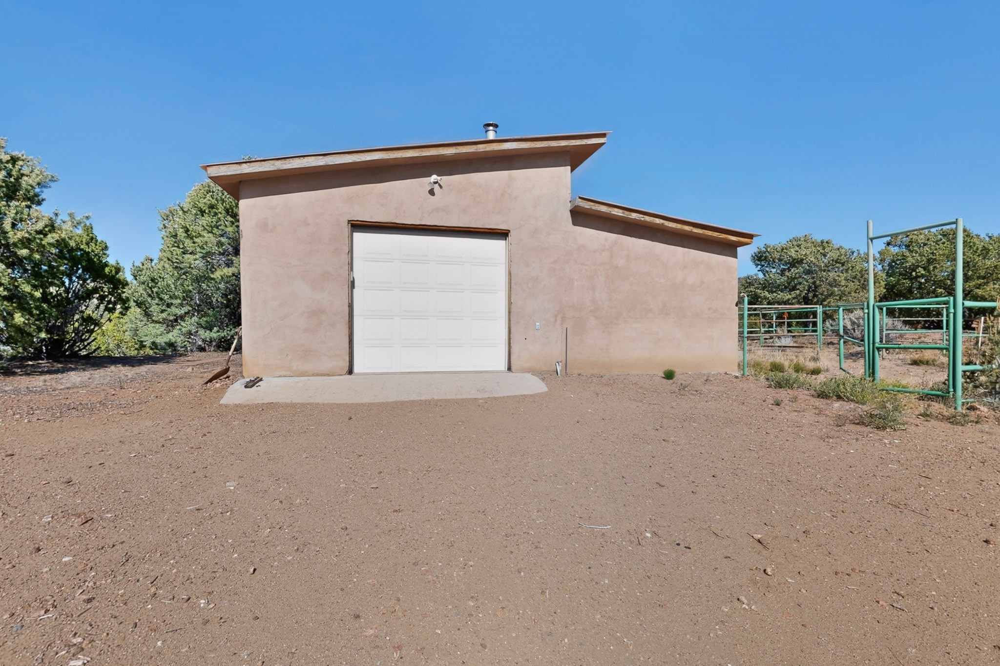 2 Toltec Road Santa Fe, NM 87505 - Photo 45 of 49 Workshop/barn