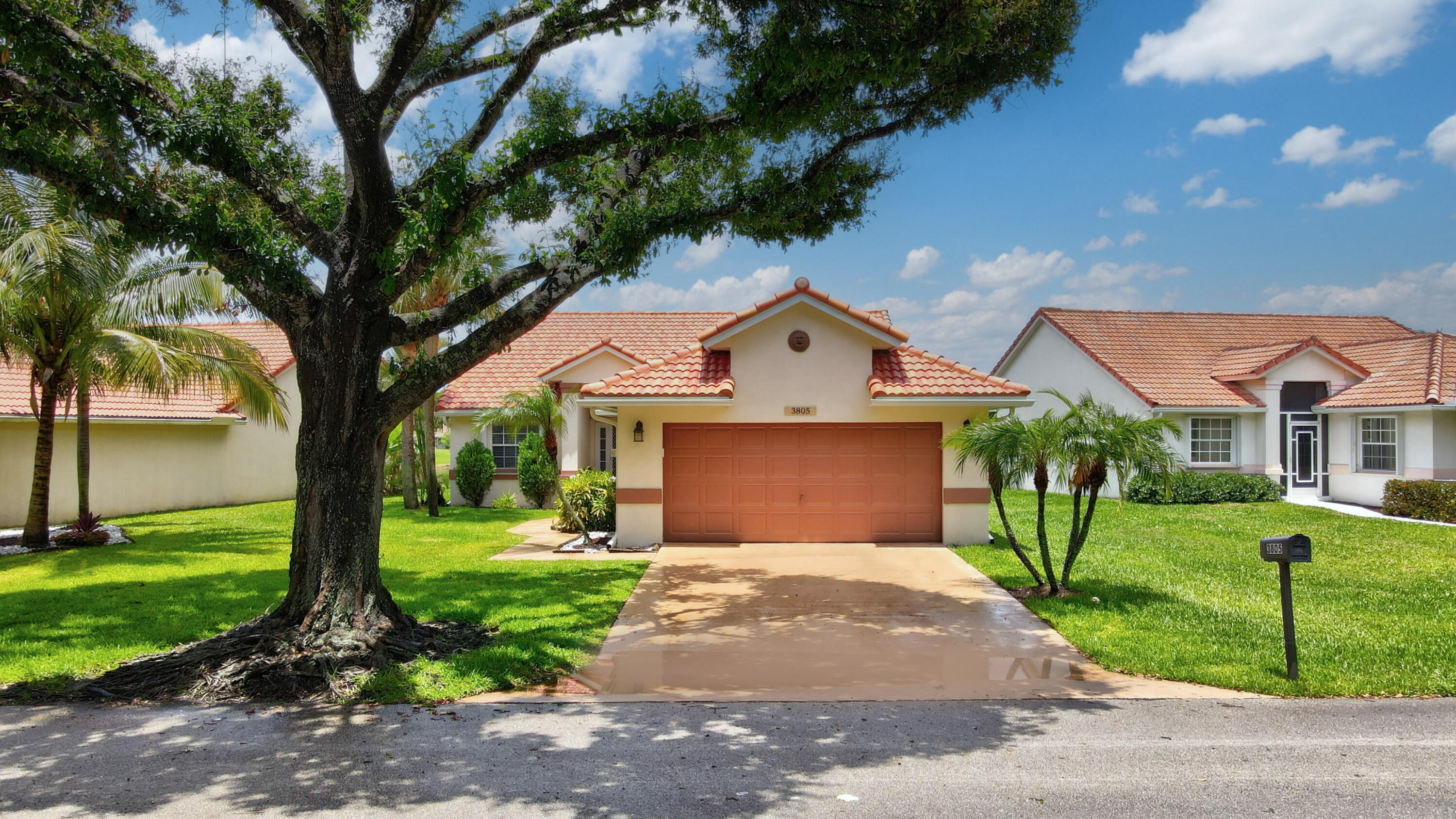 3805 Riverside Way Delray Beach, FL 33445 - Photo 1 of 26 Front