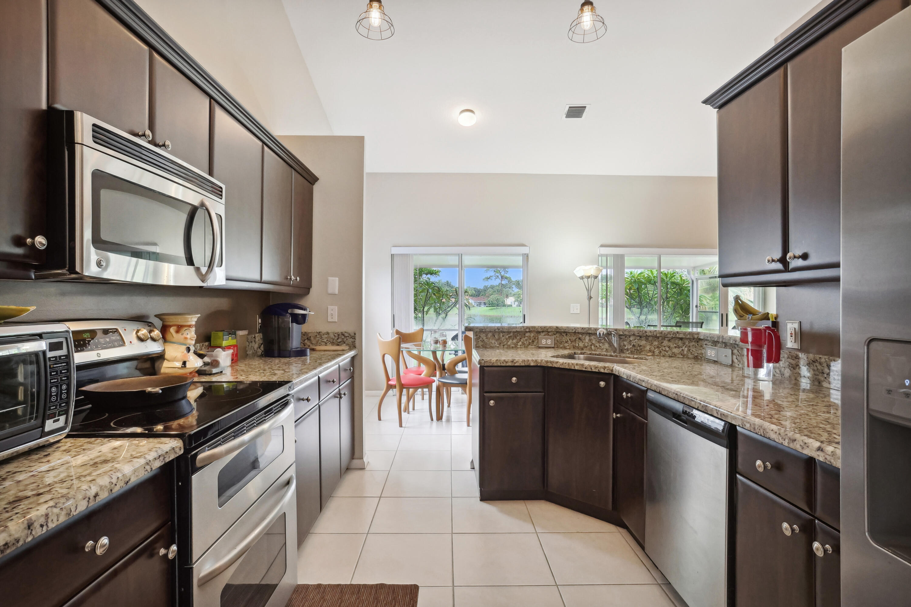 3805 Riverside Way Delray Beach, FL 33445 - Photo 5 of 26 0E2A0853