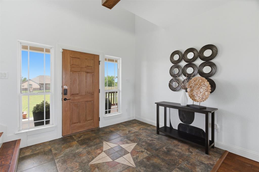 250 Newfield Lane Springtown, TX 76082 - Photo 5 of 38