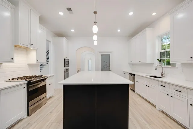 $925,000 | 1016 Silver Creek Azle Road, Azle, TX 76020