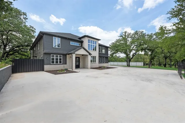 $925,000 | 1016 Silver Creek Azle Road, Azle, TX 76020