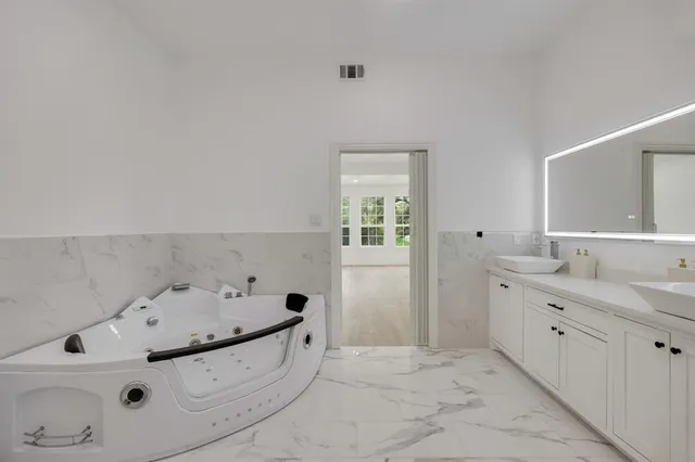 $925,000 | 1016 Silver Creek Azle Road, Azle, TX 76020