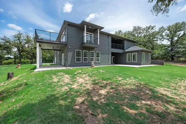 $889,000 | 1016 Silver Creek Azle Road, Azle, TX 76020