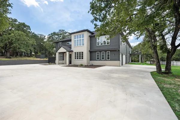 $889,000 | 1016 Silver Creek Azle Road, Azle, TX 76020