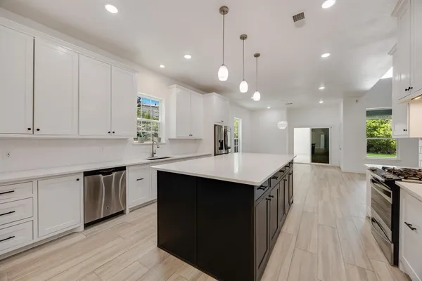 $889,000 | 1016 Silver Creek Azle Road, Azle, TX 76020