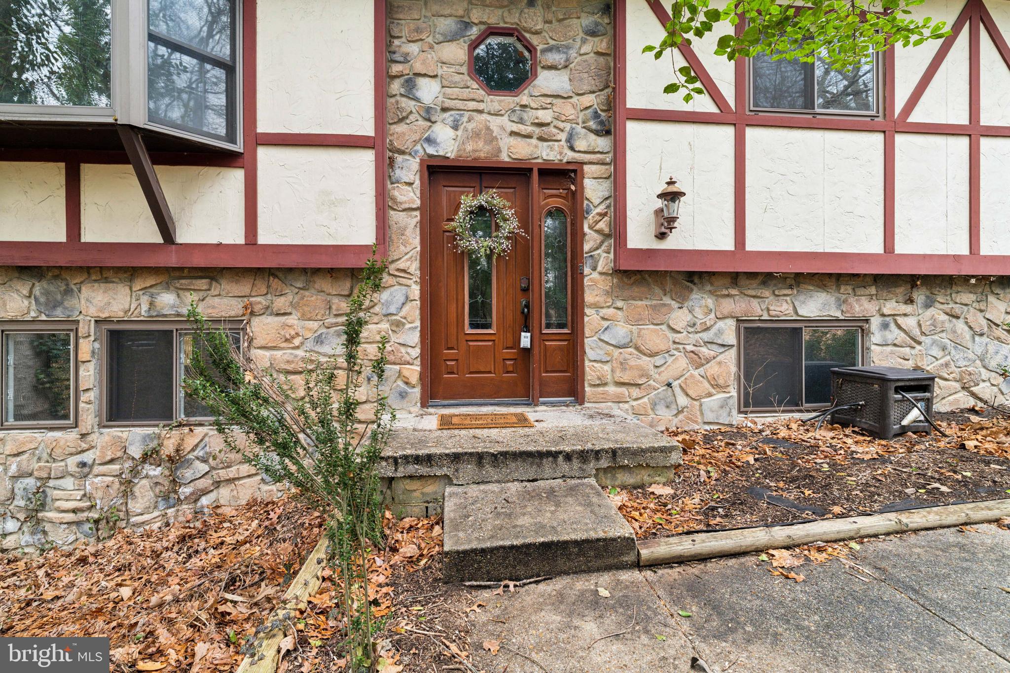 698 Benfield Road Severna Park, MD 21146 - Photo 2 of 28 front view of a house with a balcony