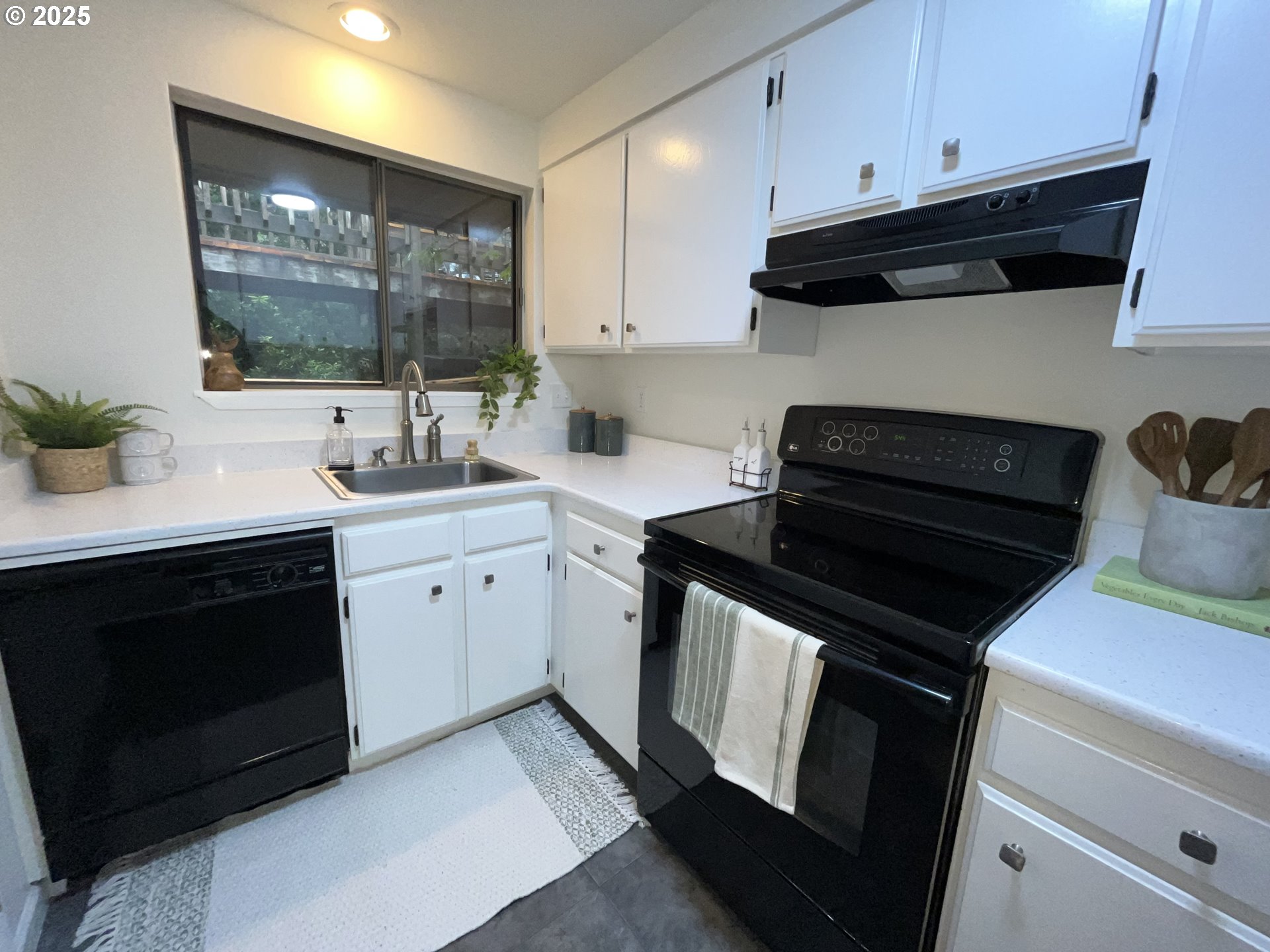 212 Trailside Loop Eugene, OR 97405 - Photo 26 of 48 Gallery Image 26