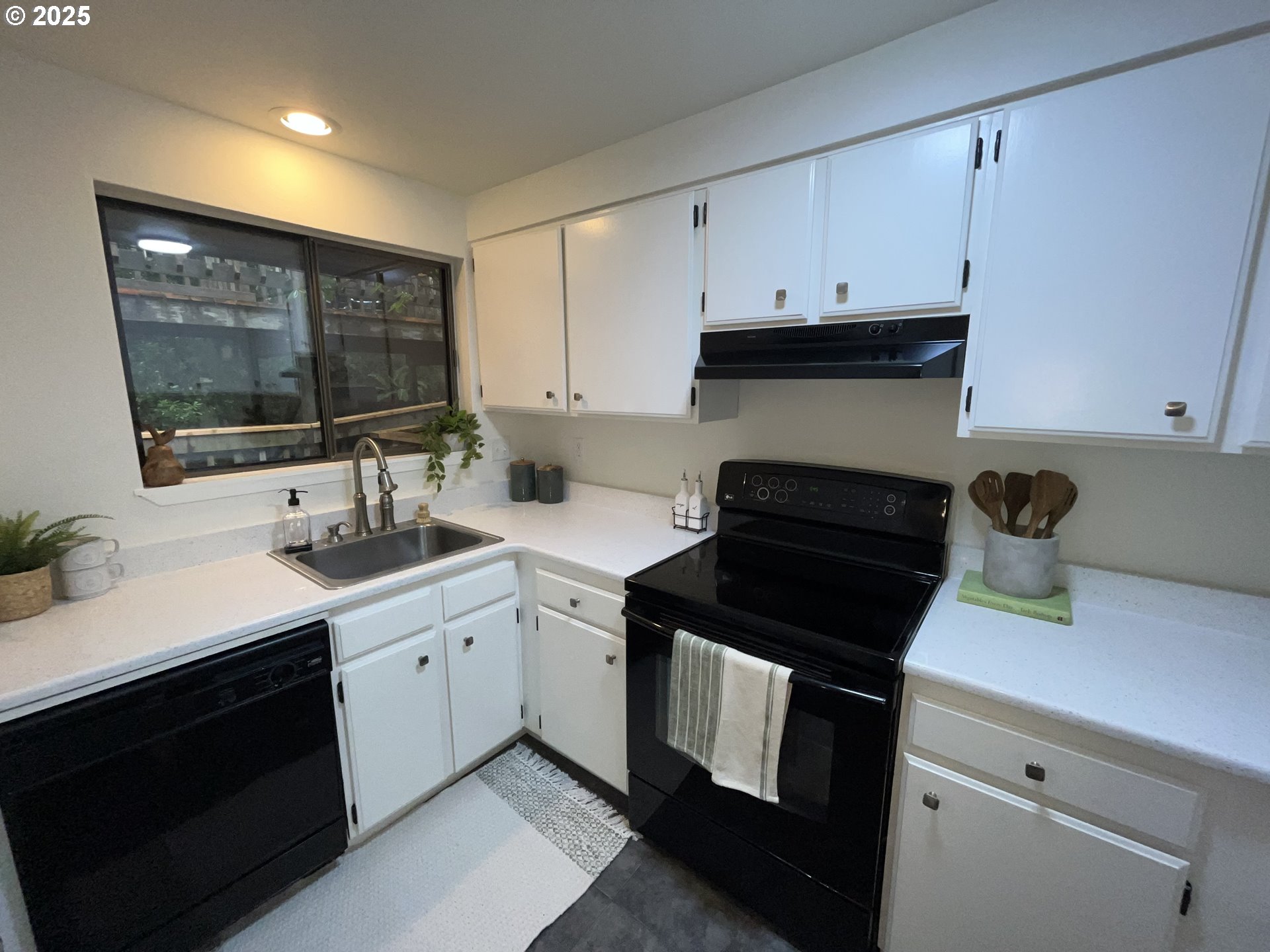 212 Trailside Loop Eugene, OR 97405 - Photo 29 of 48 Gallery Image 29