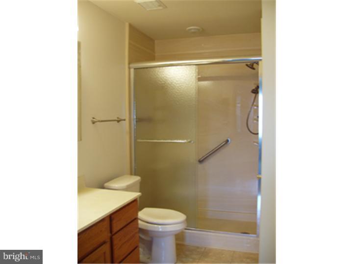 40 West Village Road Newark, DE 19713 - Photo 14 of 25 Master Bathroom