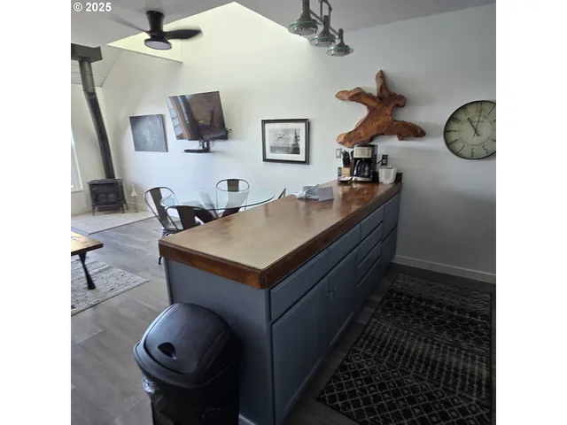 a room with furniture and a mirror