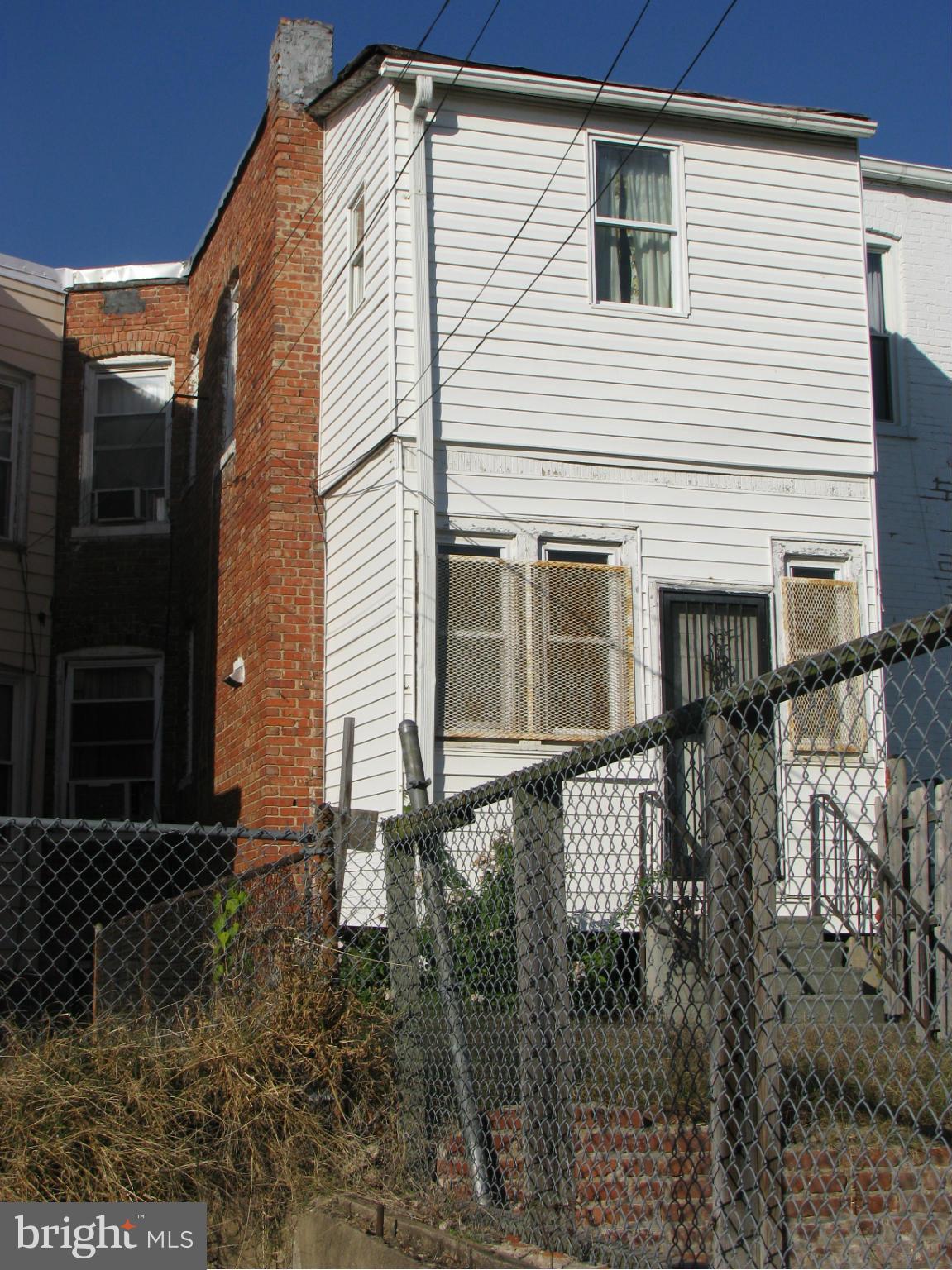 598 Park Road Northwest Washington, DC 20010 - Photo 4 of 23 Exterior (Rear)