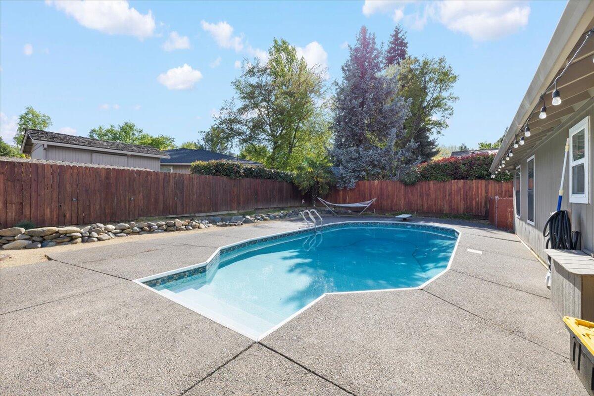 2220 Ridge Way Medford, OR 97504 - Photo 22 of 27 22-D9A7646