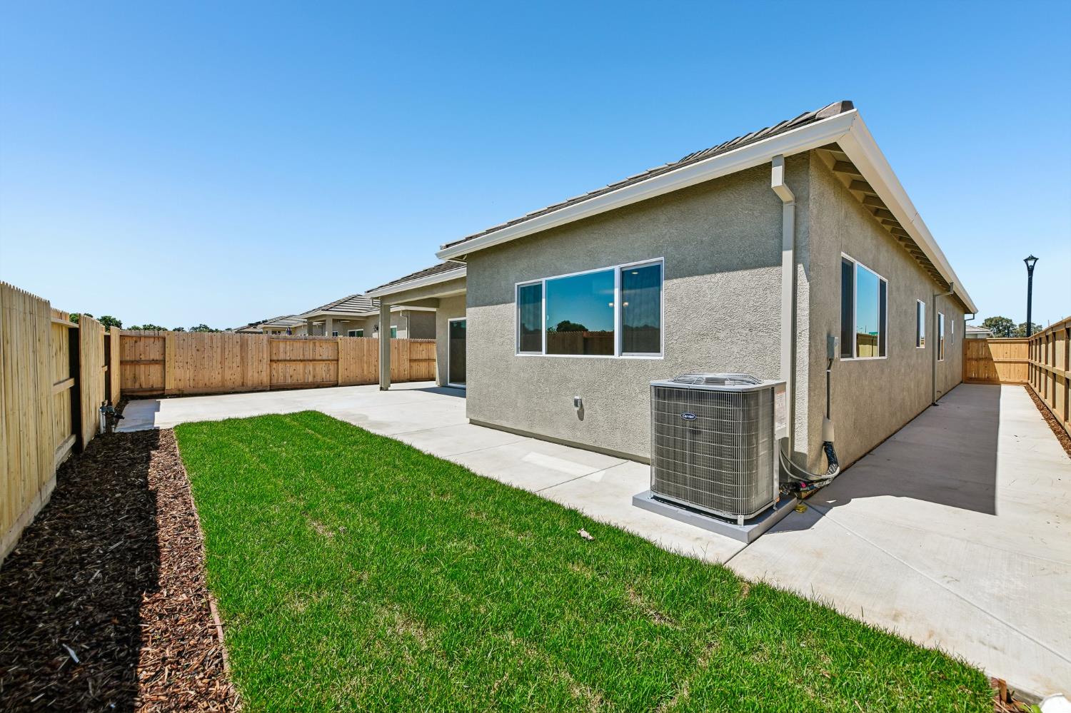 945 Norman Road Galt, CA 95632 - Photo 8 of 9