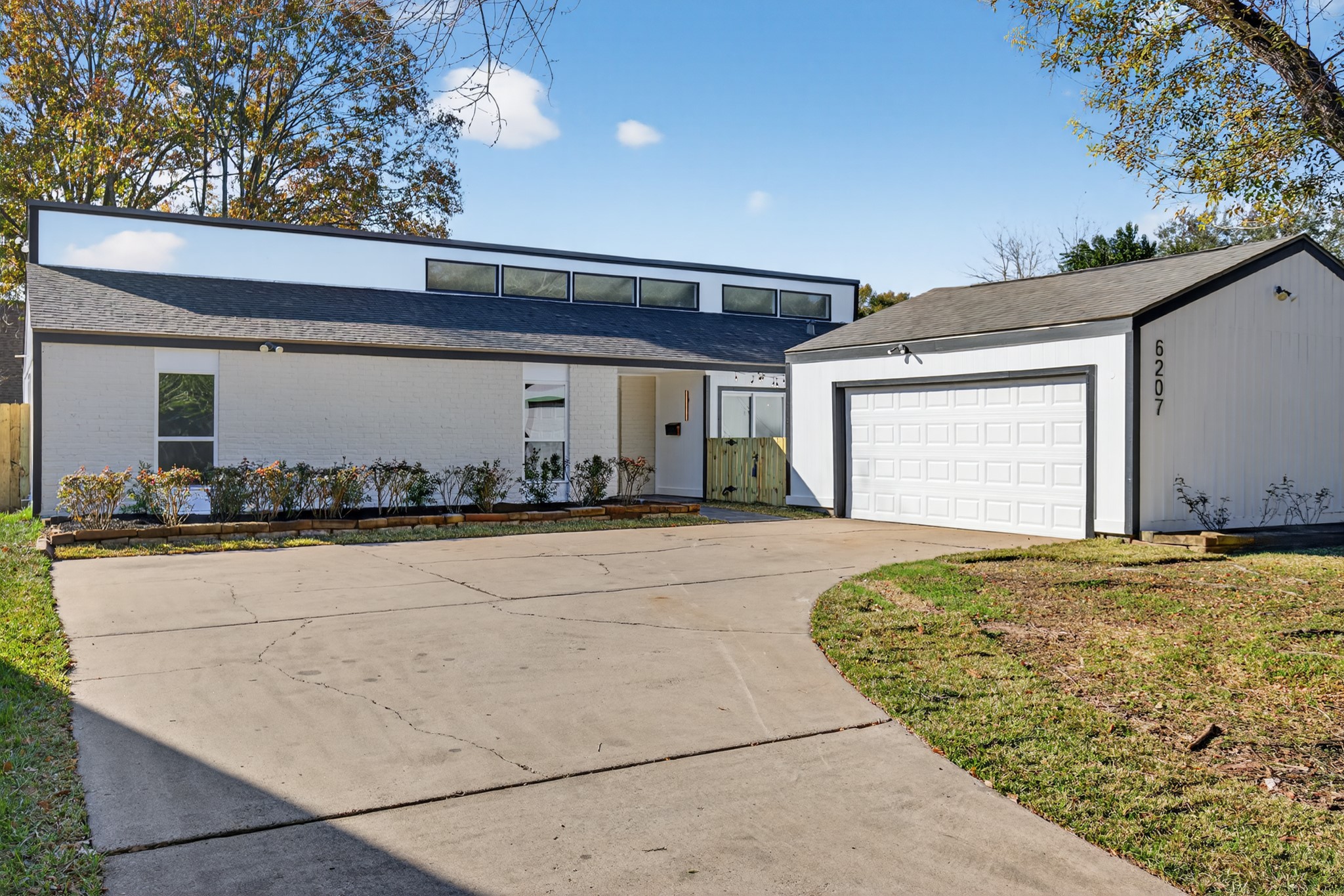 6207 Rollingbrook Drive Houston, TX 77096 - Photo 41 of 44