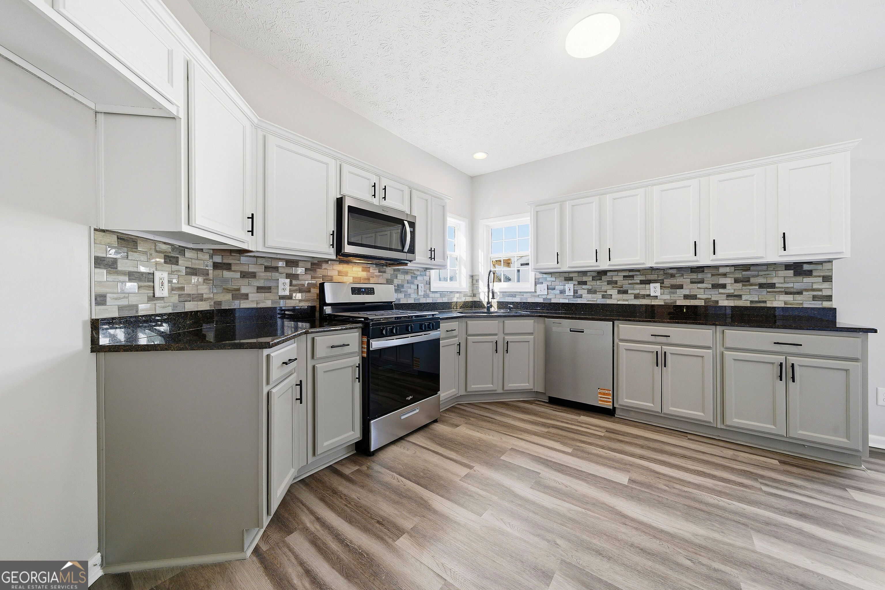 300 Emerald Way Senoia, GA 30276 - Photo 12 of 58