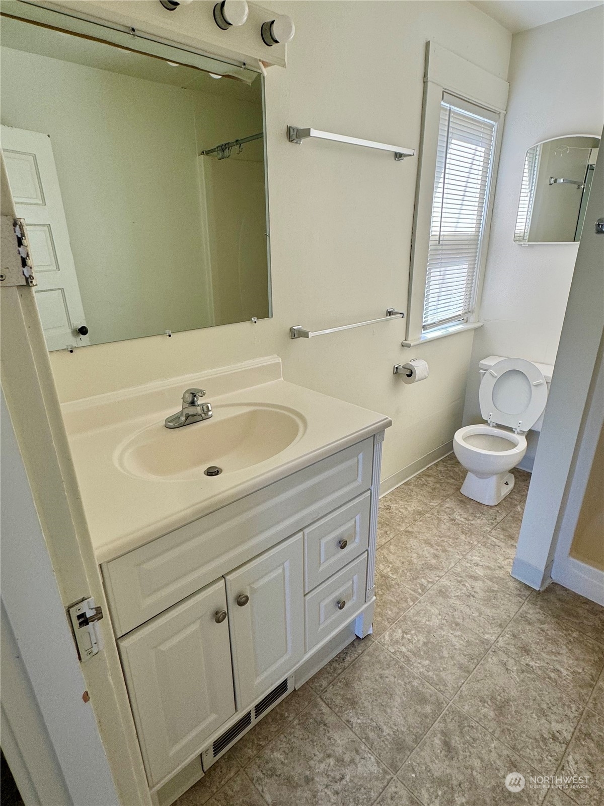 1636 Grant Street Bellingham, WA 98225 - Photo 12 of 33