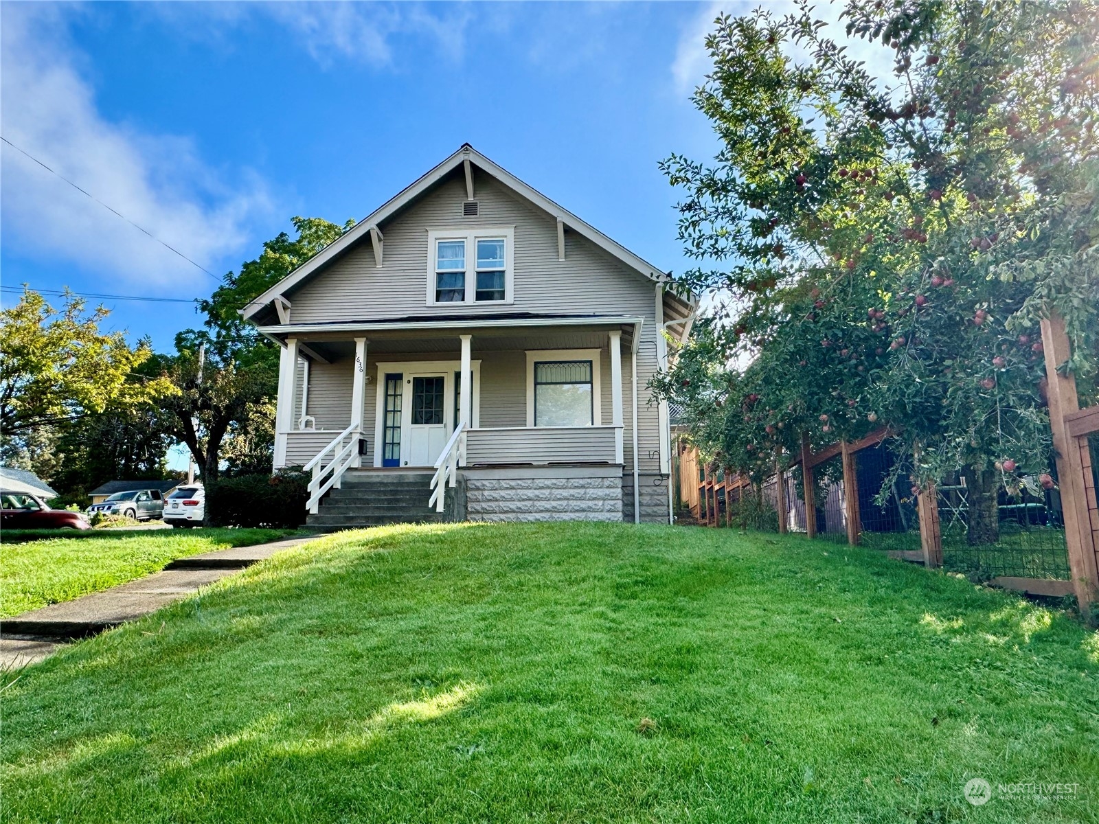 1636 Grant Street Bellingham, WA 98225 - Photo 5 of 33