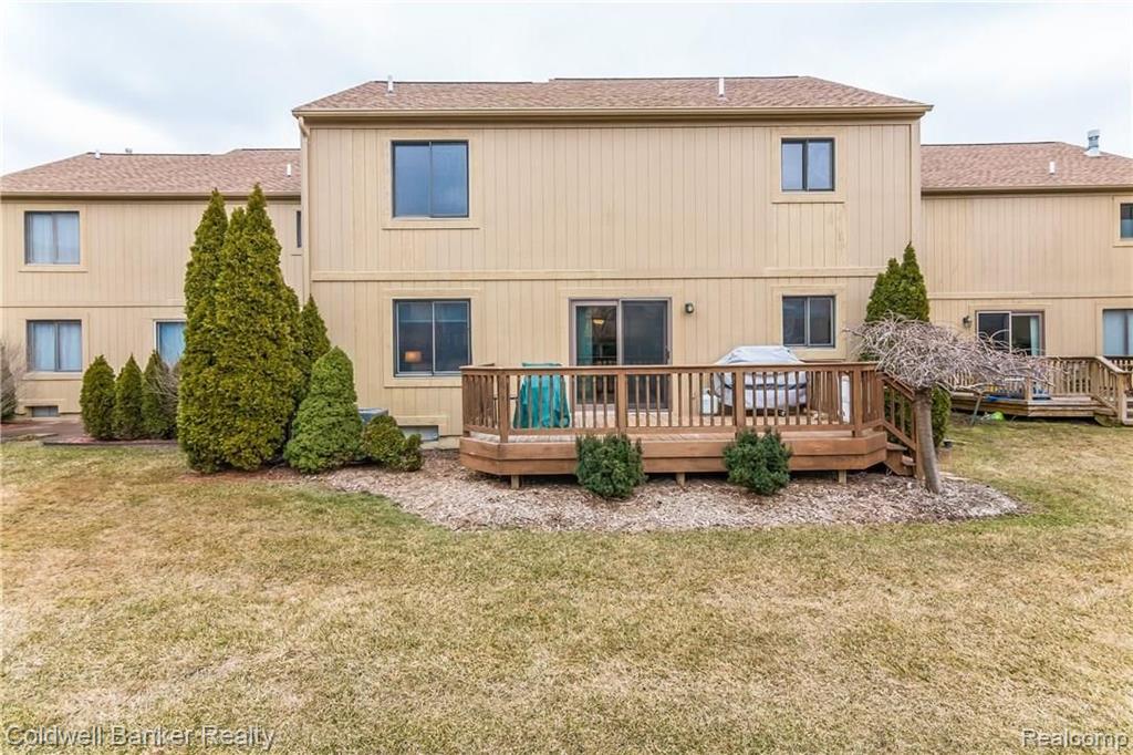 2192 Rochelle Park Drive, Unit 112 Rochester Hills, MI 48309 - Photo 34 of 37