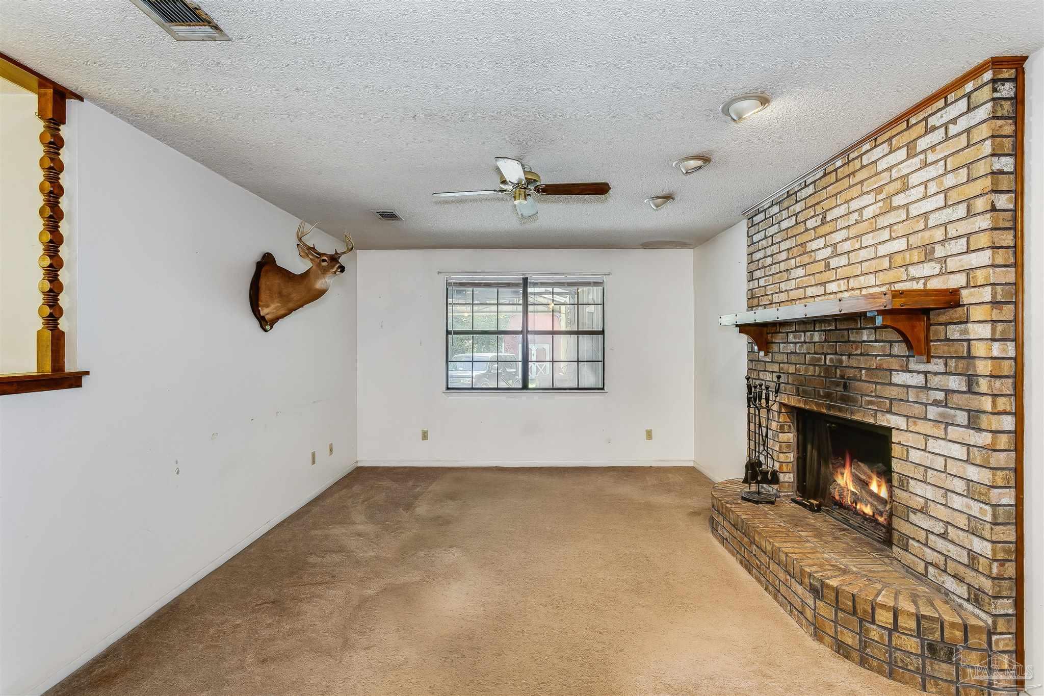 4562 Riley Road Milton, FL 32583 - Photo 4 of 19 Gallery Image 4