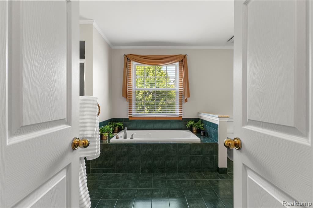 46671 Mornington Road Canton, MI 48188 - Photo 45 of 76 Gallery Image 45
