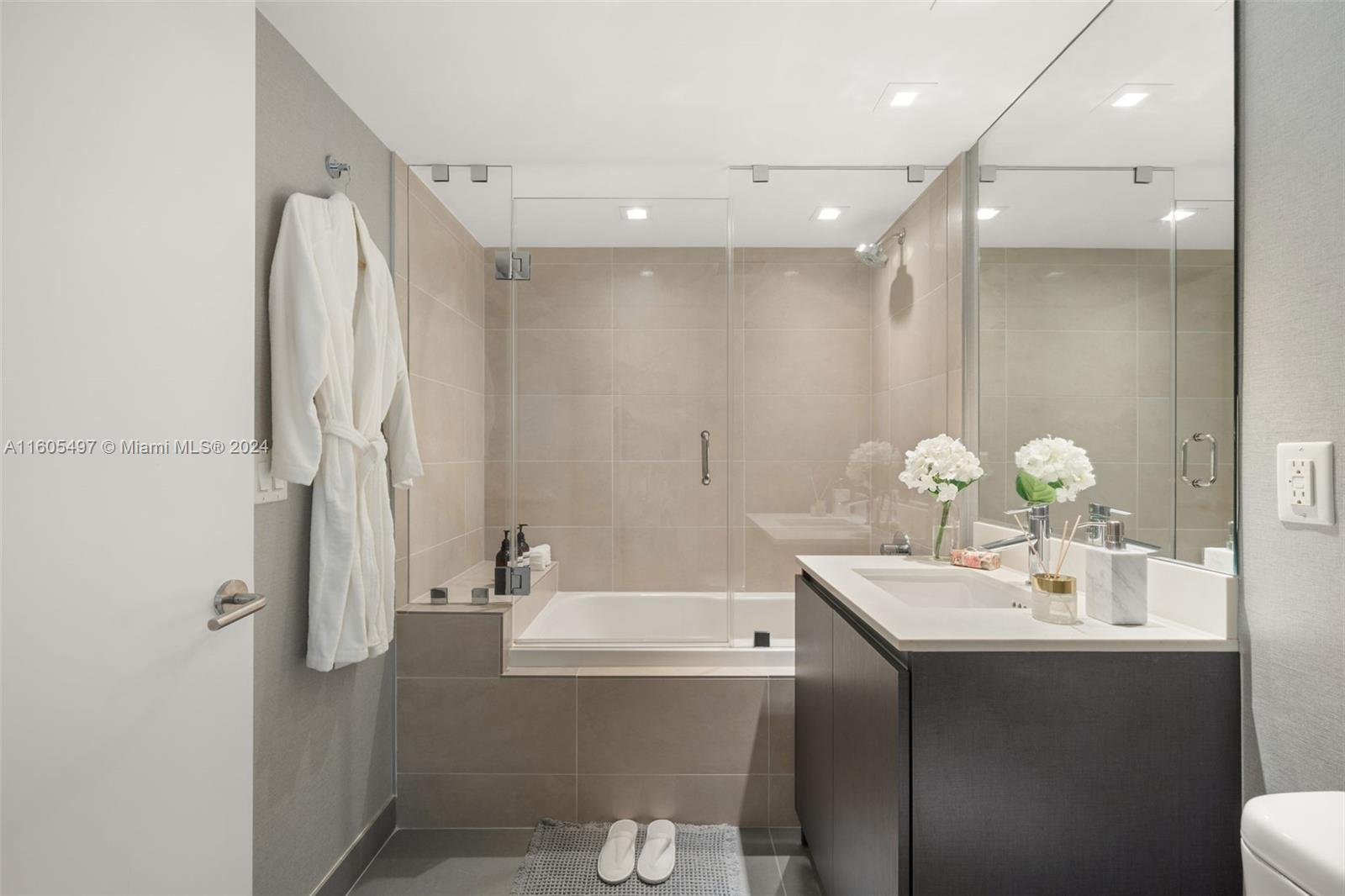 6620 Indian Creek Drive, Unit 308 Miami Beach, FL 33141 - Photo 13 of 31