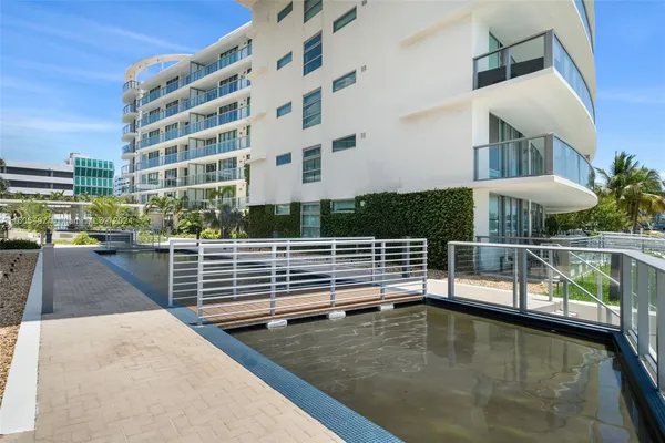 $8,000 | 6620 Indian Creek Drive, Unit 308, Miami Beach, FL 33141