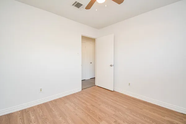 $1,700 | 4906 East Orem Drive, Houston, TX 77048