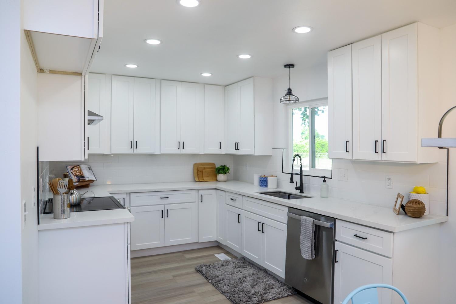 17231 East Trimmer Springs Road Sanger, CA 93657 - Photo 16 of 54 Gallery Image 16