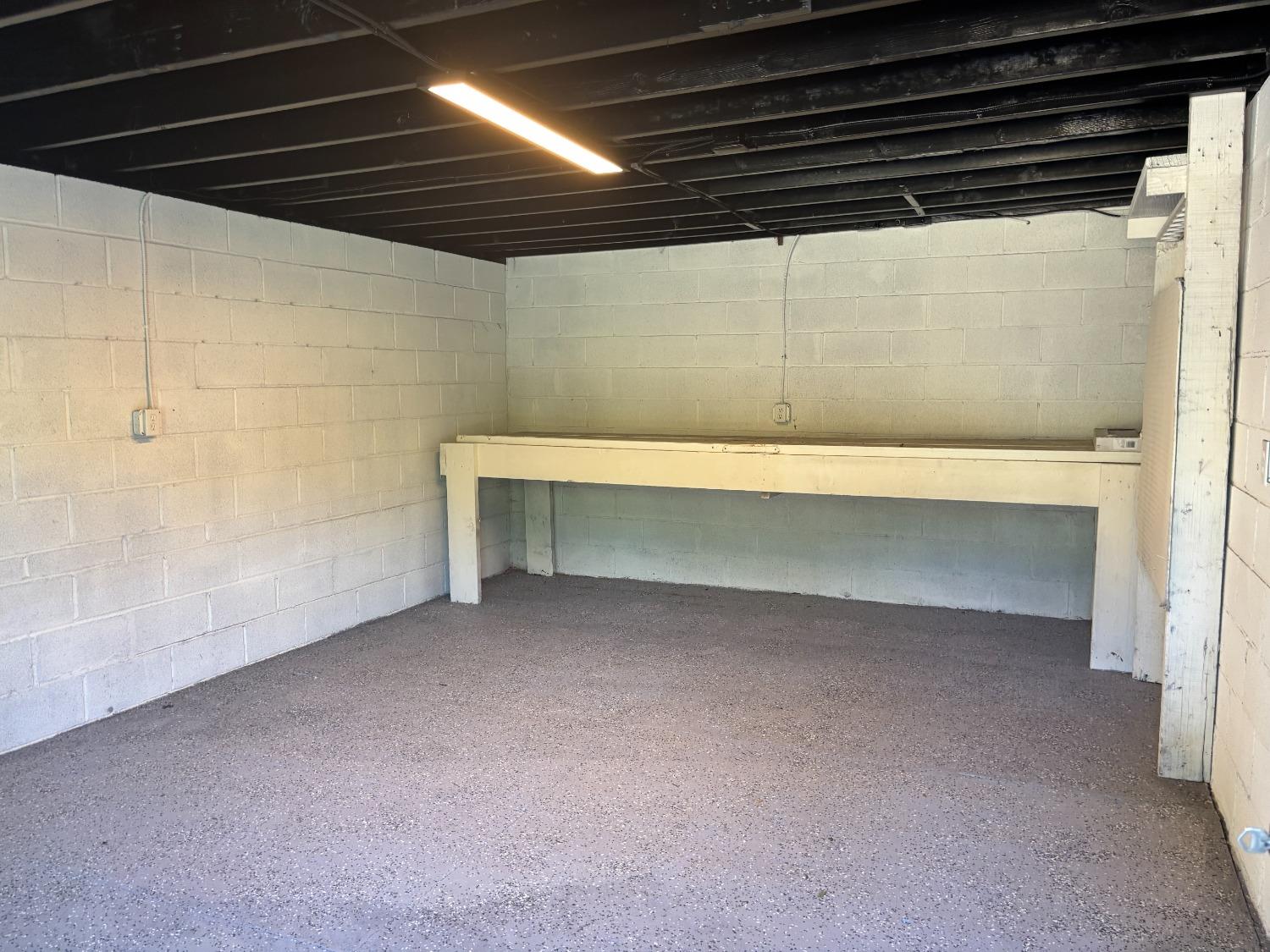 17231 East Trimmer Springs Road Sanger, CA 93657 - Photo 40 of 54 Workshop Area