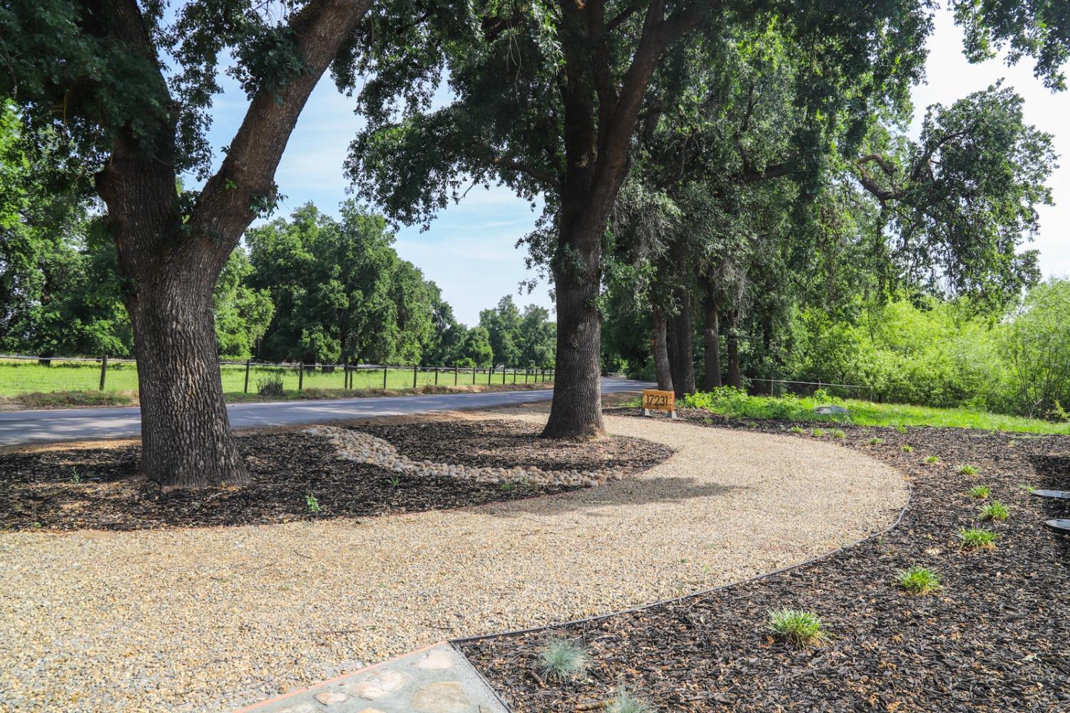 17231 East Trimmer Springs Road Sanger, CA 93657 - Photo 4 of 54 Gallery Image 4