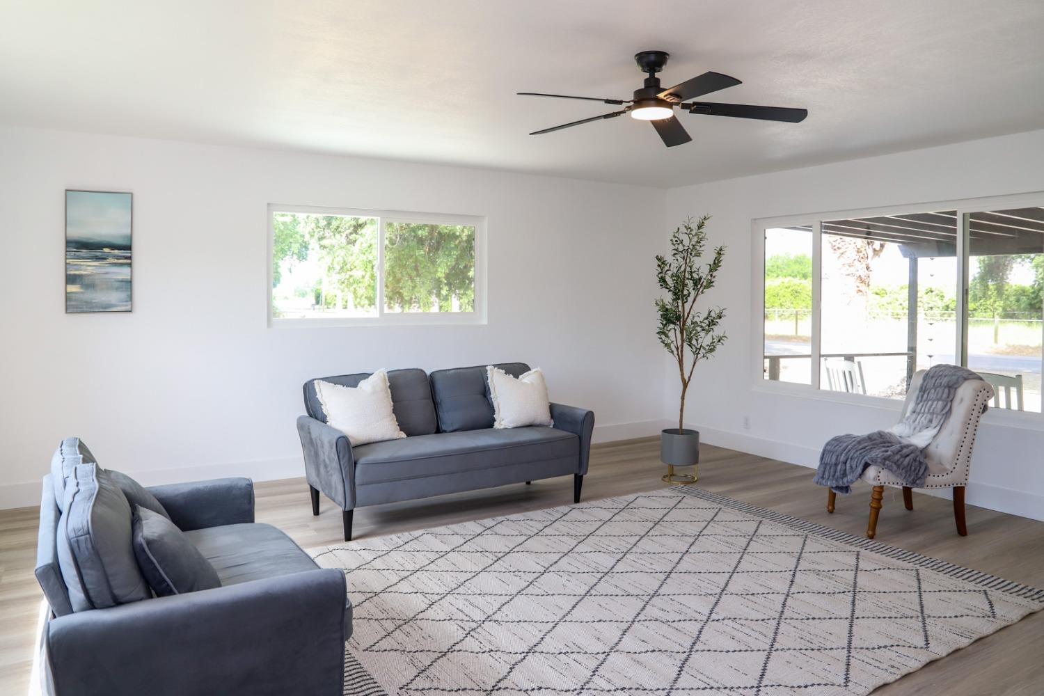 17231 East Trimmer Springs Road Sanger, CA 93657 - Photo 7 of 54 Gallery Image 7