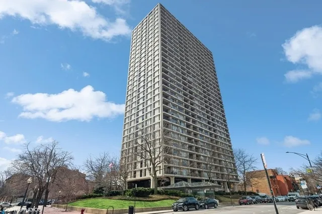 $3,250 | 1960 North Lincoln Park West, Unit 1910, Chicago, IL 60614