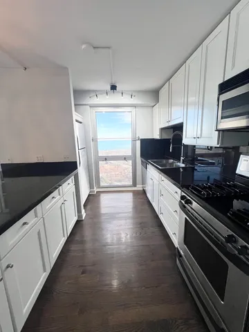 $3,250 | 1960 North Lincoln Park West, Unit 1910, Chicago, IL 60614