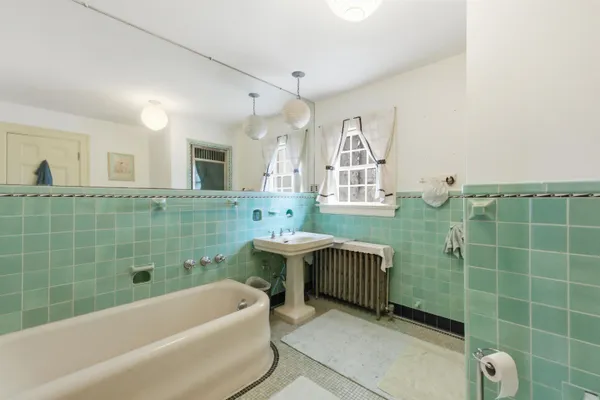 $599,000 | 119 School Street, Tilton, NH 03276