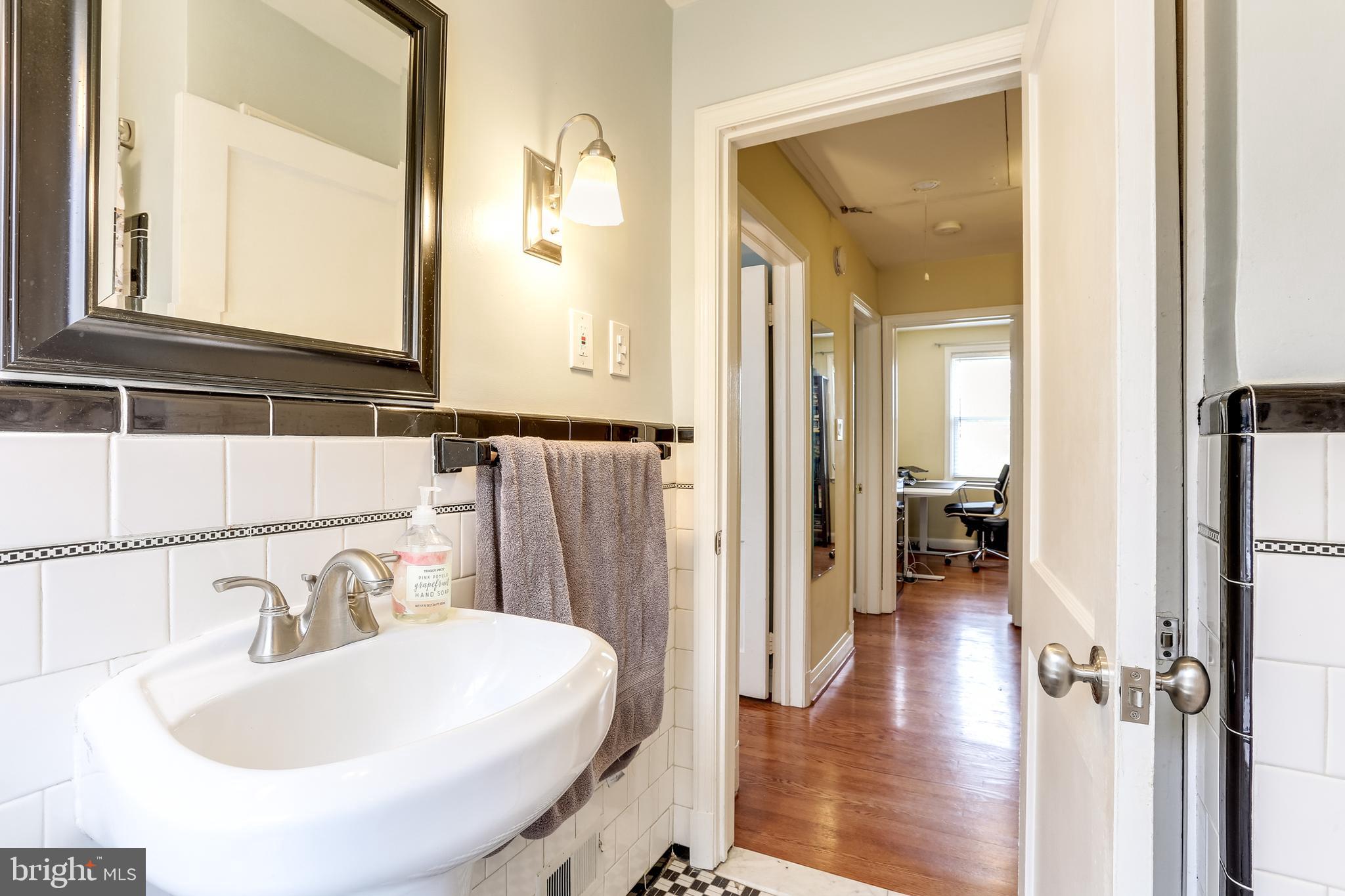 173 Cherrydell Road Baltimore, MD 21228 - Photo 22 of 29 Full Bath w/ Tub/Shower & Tile Floors