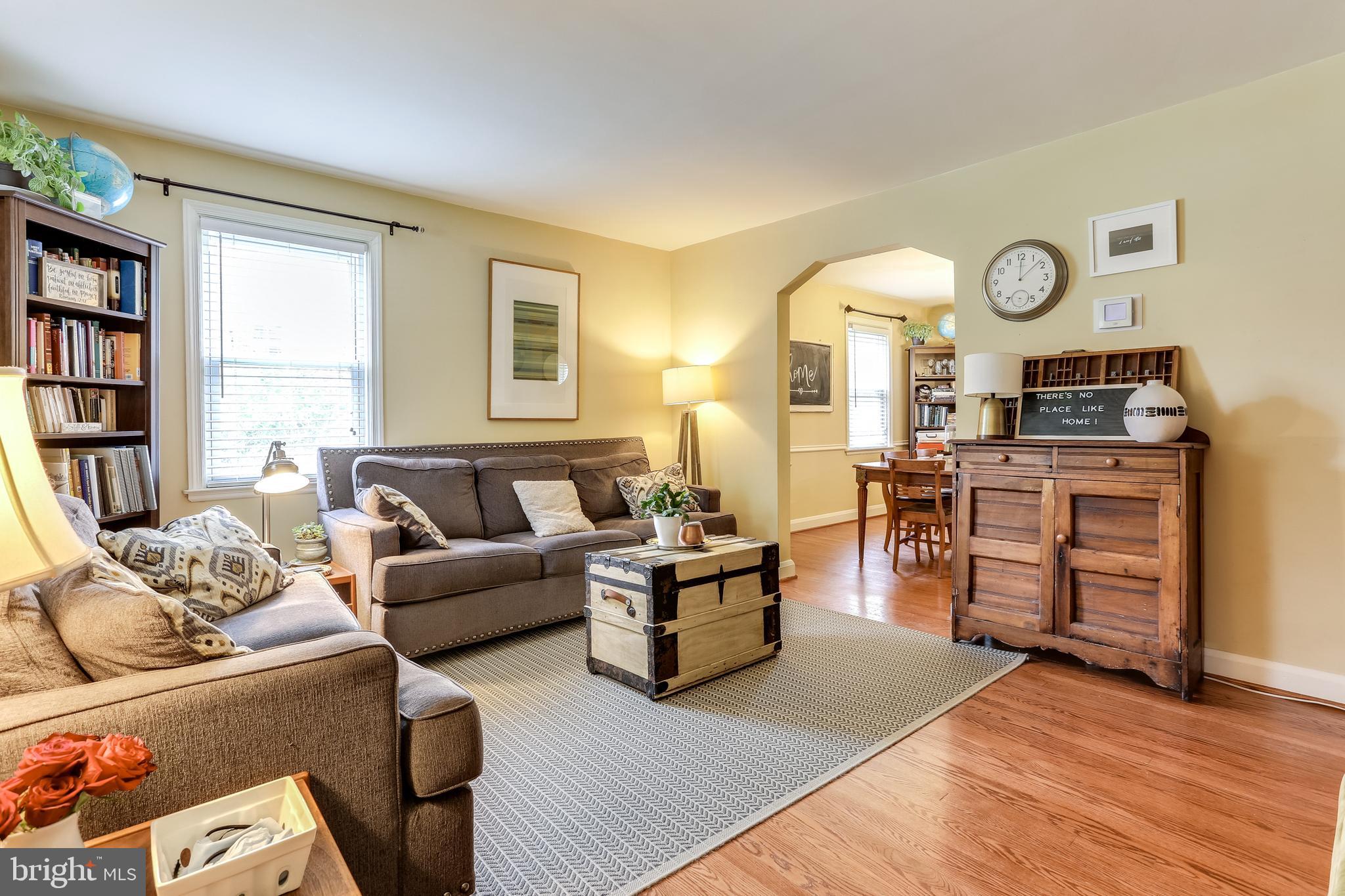 173 Cherrydell Road Baltimore, MD 21228 - Photo 5 of 29 Bright Living Room w/ Gleaming Hardwood Floors