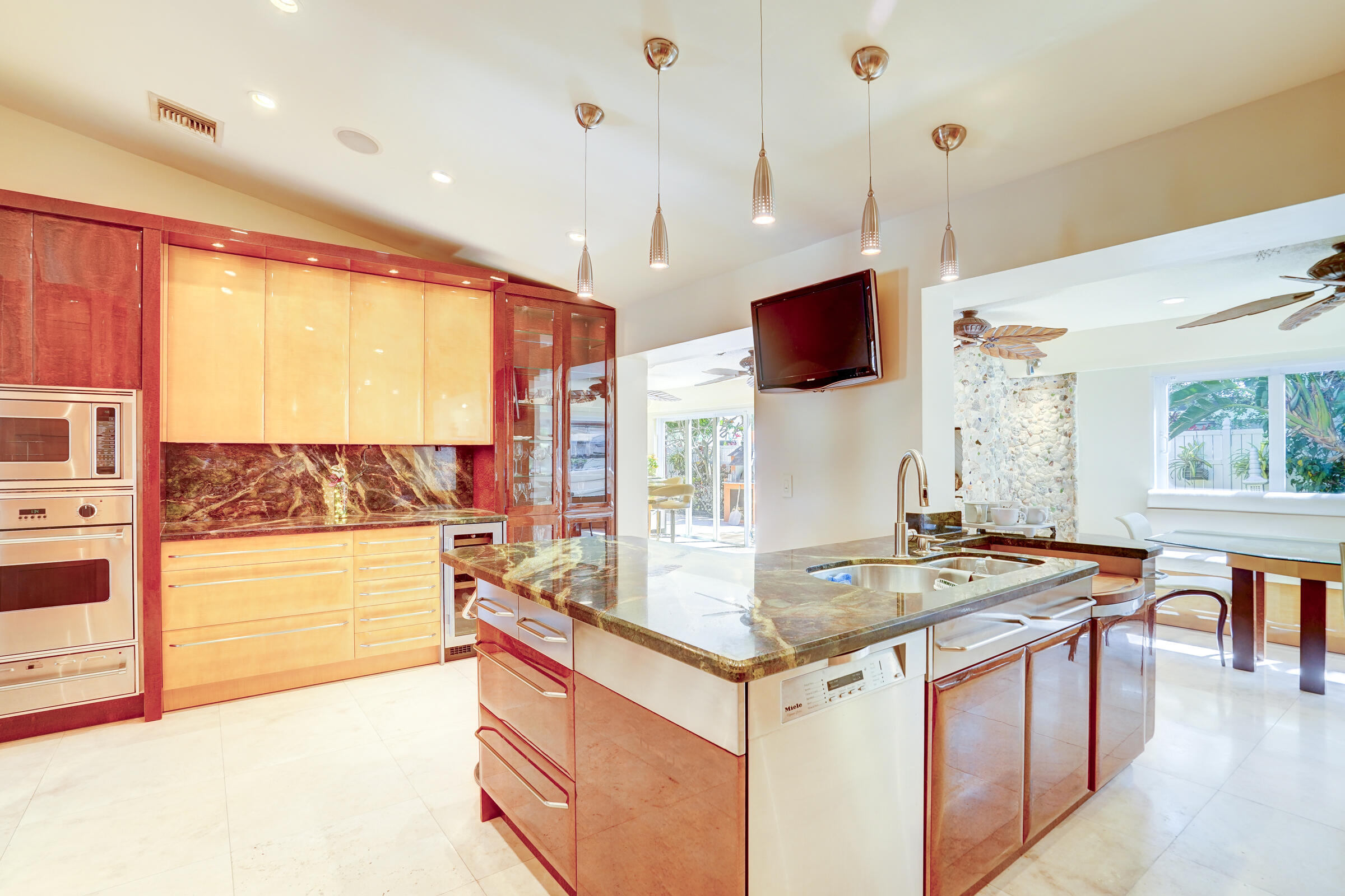 1191 Emerald Drive Singer Island, FL 33404 - Photo 18 of 60 1191EmeraldDr-26