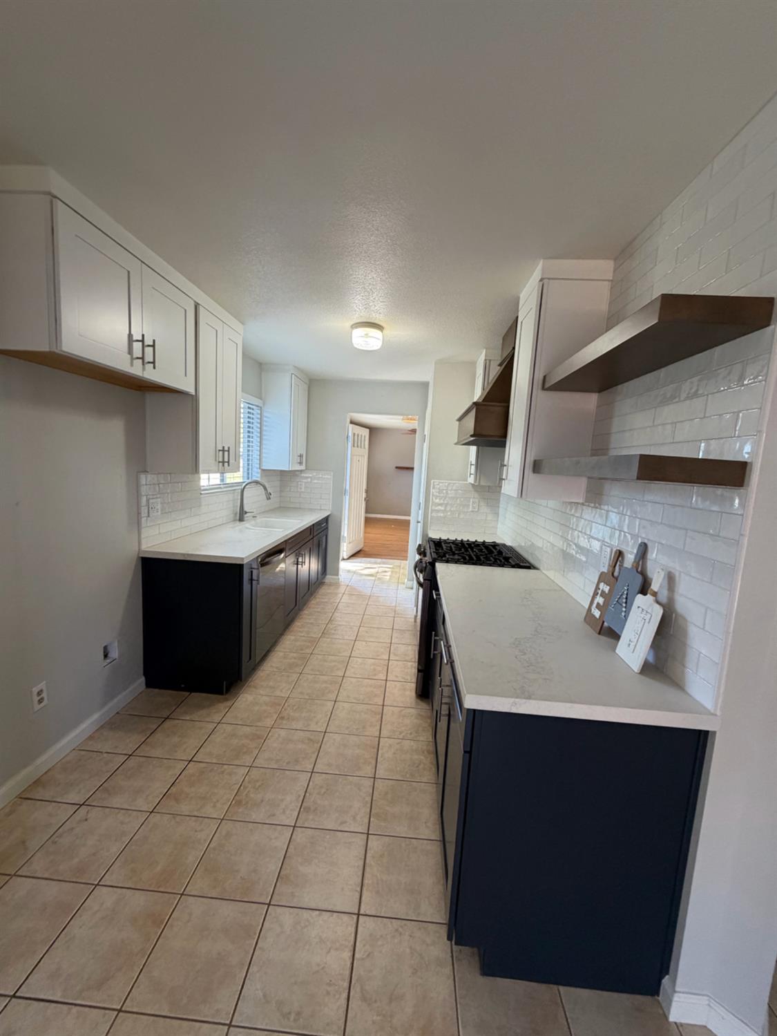 6949 Franela Way Citrus Heights, CA 95621 - Photo 3 of 13