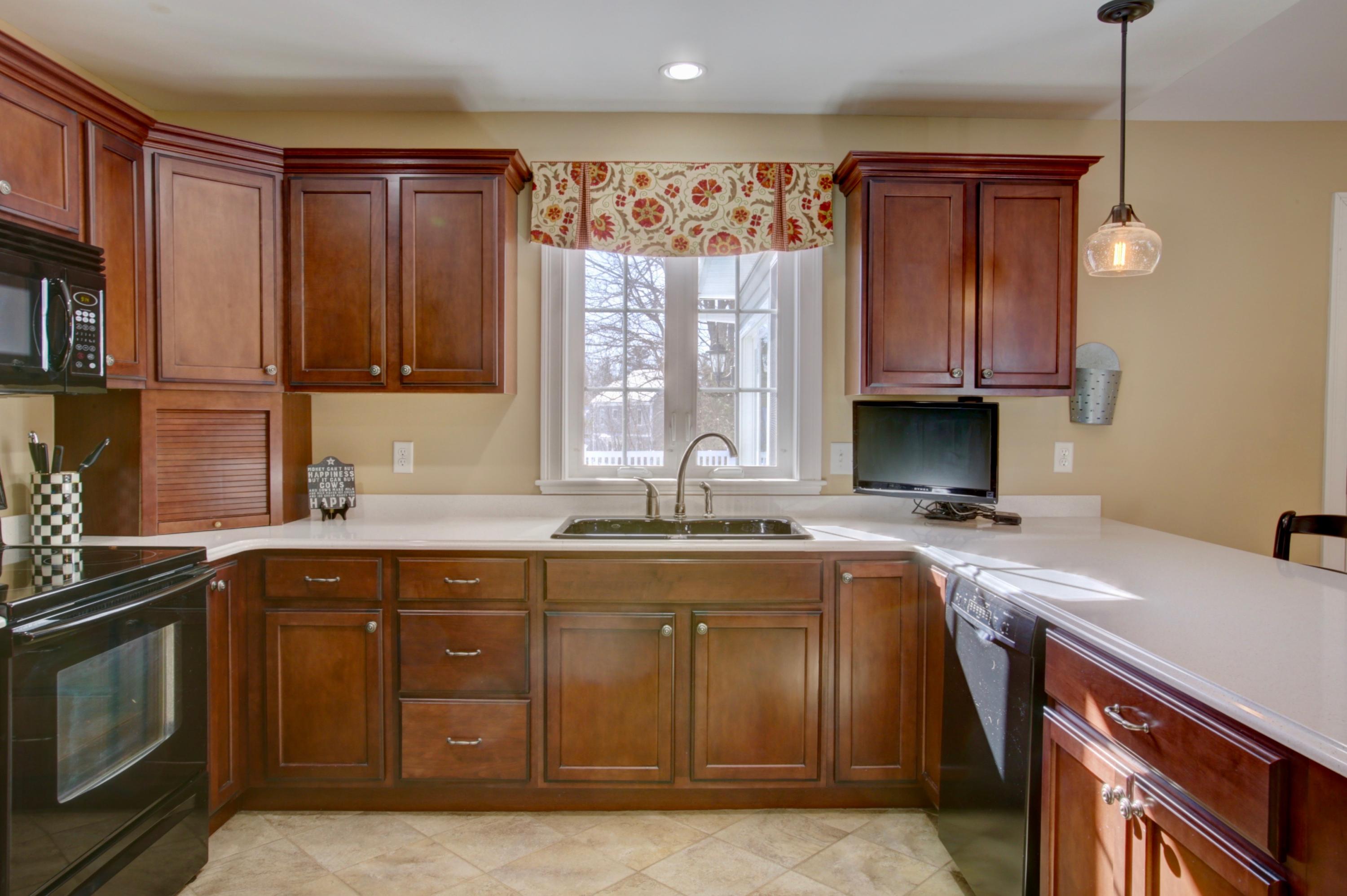 40 Richard's Way Saco, ME 04072 - Photo 7 of 30 47