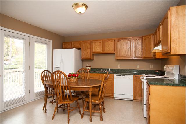 116 Ben Drive Springfield, TN 37172 - Photo 4 of 13 You are going to love this large eat-in kitchen. It features beautiful oak finish cabinetry and lots of great countertop workspace.