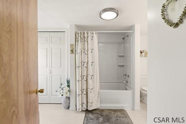 66 Gdula Street Windber, PA 15963 - Photo 17 of 23 a bathroom with a shower and a tub