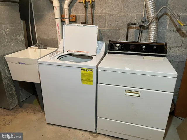 a close up view of washer and dryer