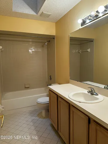 $2,100 | 10942 Houndwell Way, Jacksonville, FL 32225