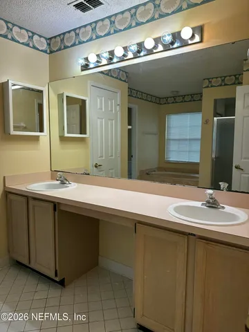 $2,100 | 10942 Houndwell Way, Jacksonville, FL 32225