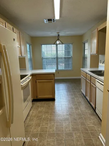 $2,100 | 10942 Houndwell Way, Jacksonville, FL 32225