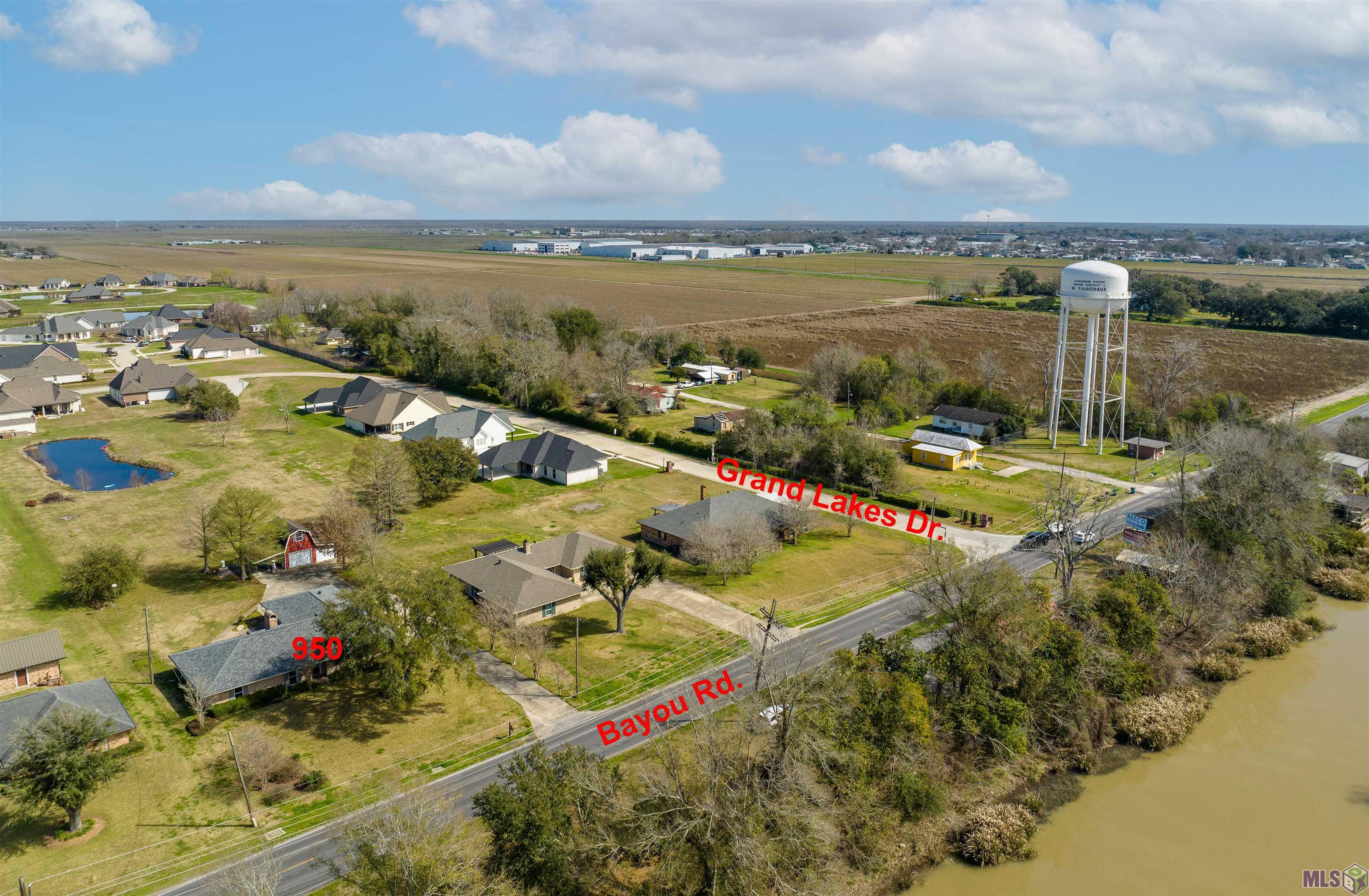 950 Bayou Road Thibodaux, LA 70301 - Photo 10 of 28 Gallery Image 10