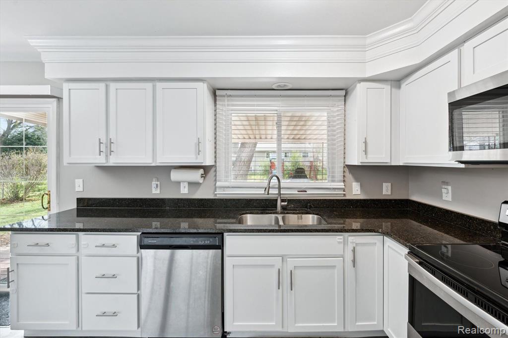 1451 West Judd Road Flint, MI 48507 - Photo 5 of 15