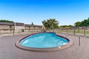 $2,050 | 8000 Fairview Drive, Unit 102, Tamarac, FL 33321