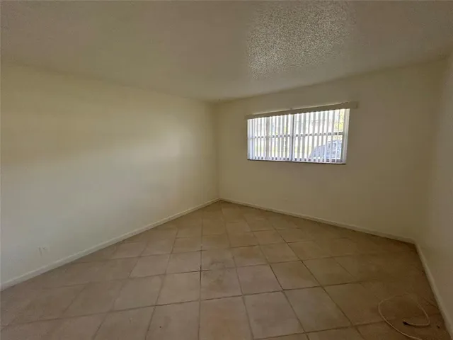 $2,050 | 8000 Fairview Drive, Unit 102, Tamarac, FL 33321